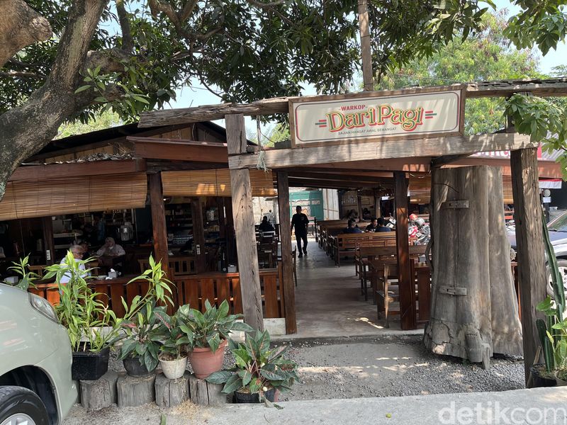 Cobain Warkop 24 Jam di Pamulang, Ada Sop Daging dan Es Susu Tape Ketan