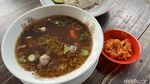 Di Pamulang Ada Warkop 24 Jam yang Punya Mie Dogdog dan Sop Daging Enak
