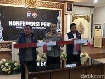 Polisi Ungkap Pemicu Pria Rusak Palang Kereta-Cabut Bendera di Bantul