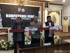 Polisi Ungkap Pemicu Pria Rusak Palang Kereta-Cabut Bendera di Bantul