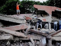 Video: Momen Gempa 7.4 M di Kolombia Terekam Kamera Influencer saat Live