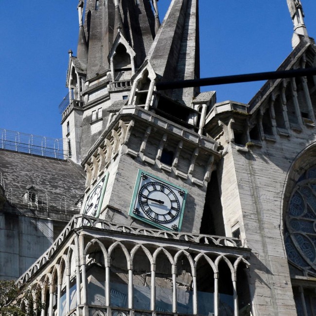 Foto: Before-After Katedral Tertinggi di Kolombia yang Rusak Usai Gempa M 7,4