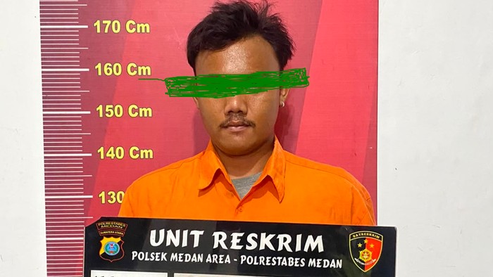 Pelaku Gilang usai diamankan petugas kepolisian.
