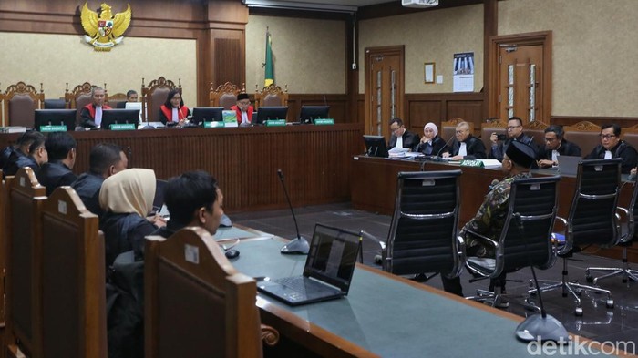 Mantan Menteri Agama Yaqut Cholil Qoumas didakwa merugikan keuangan negara sebesar Rp622,09 miliar dalam kasus dugaan korupsi pengelolaan kuota haji tambahan tahun 2023-2024. Dakwaan tersebut dibacakan jaksa penuntut umum dalam sidang di Pengadilan T