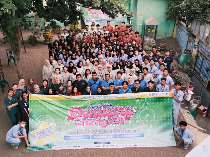 Mahasiswa Fakultas Kedokteran Gigi Unair gelar Dentistry Charity XVII di SDN 01 Desa Sidogiri, Kecamatan Kraton, Kabupaten Pasuruan