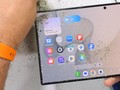 Galaxy Z Fold 8 Disiksa Pasir dan Ditekuk, Hasilnya Bikin Kaget