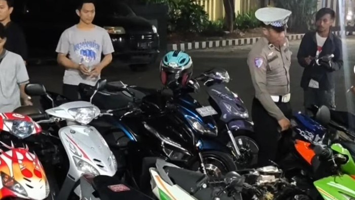 Gerombolan pemuda dan sepeda motornya diamankan polisi usai kedapatan ugal-ugalan di Bogor.