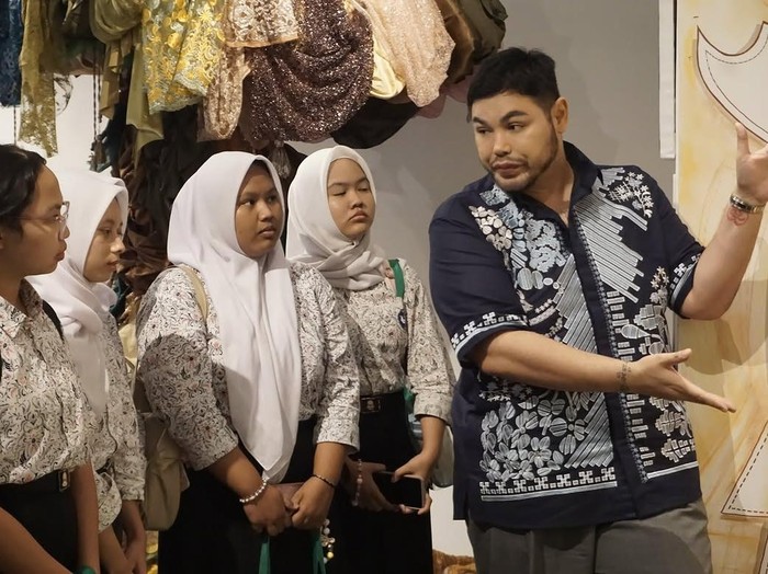 Ivan Gunawan dapatkan MURI.
