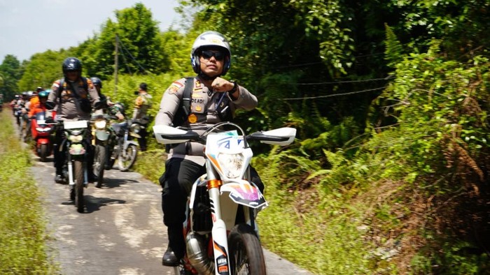 Kapolres Meranti Patroli door to door mengedukasi warga untuk mencegah karhutla, Selasa (11/8/2026).