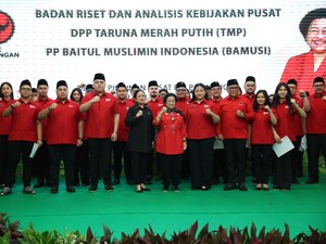 Megawati Lantik Pinka Haprani-Andi Widjajanto Pimpin Organisasi Sayap PDIP