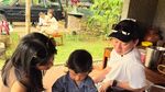 Kevin Sanjaya dan Valencia Kompak Kulineran, Ada Momen Bikin Donat!