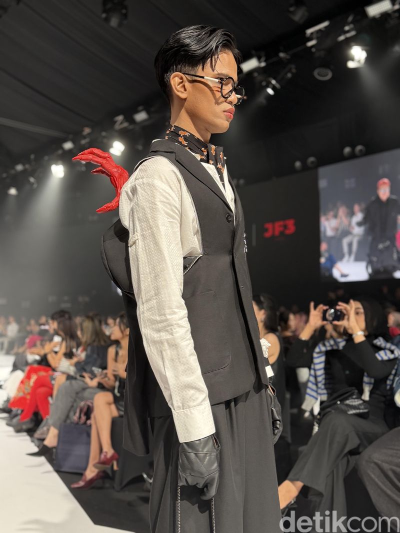 Koleksi Aldrie Pintu Incubator 2026 di Jakarta Fashion Festival 2026