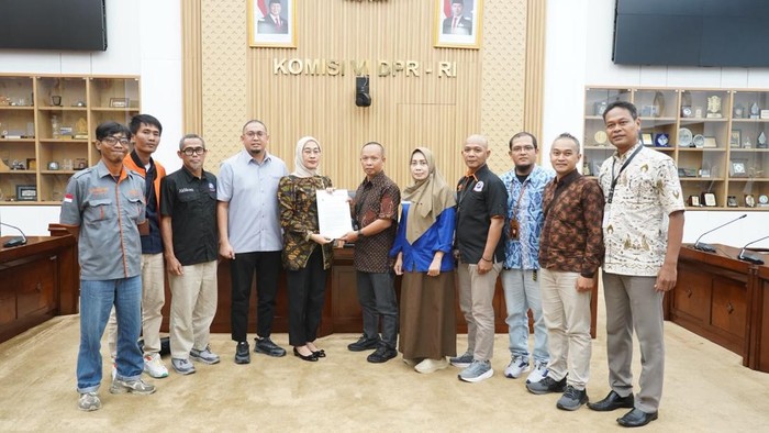 Komisi IV DPR menerima audiensi serikat pekerja PT Pos Indonesia