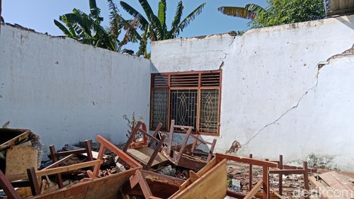 Kondisi salah satu gedung SDN 2 Seruni Mumbul, Kecamatan Pringgabaya, Lombok Timur, NTB. Selasa (11/8/2026). (Foto: Sanusi Ardi W/detikBali)