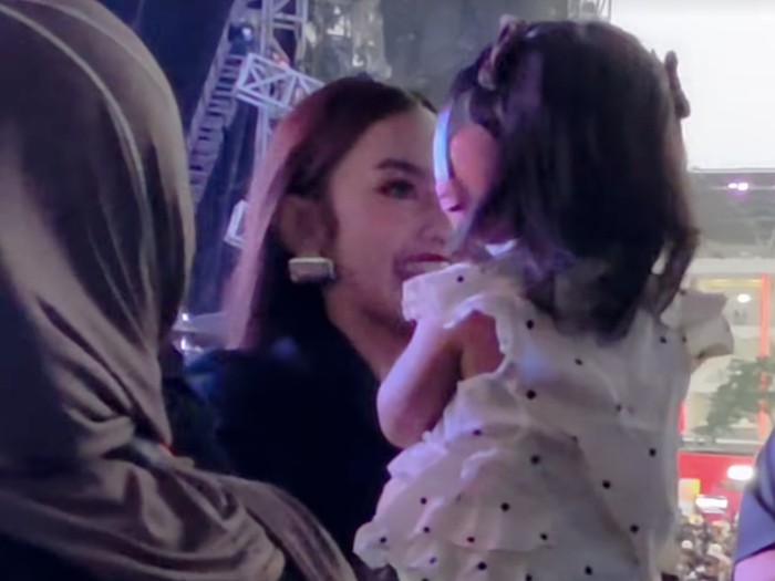 Aksi gemas Selina