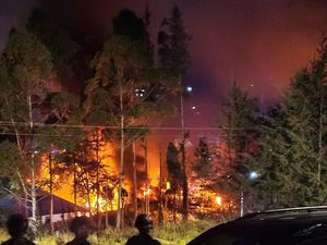 Kantor Pemerintah di Puncak Bukan Cuma Dibakar tapi Dijarah, 18 Unit Terdampak