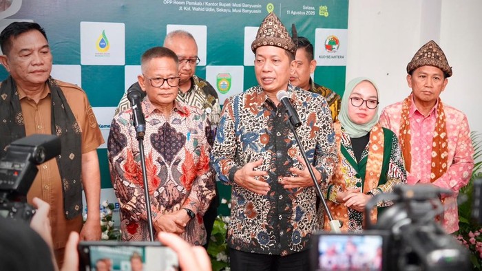 Menkop Ferry Juliantono saat kegiatan di Muba.