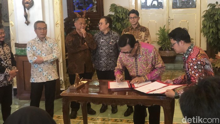 Penandatanganan MoU proyek PSEL di Kantor Gubernur DIY, Kompleks Kepatihan, Kota Jogja, Selasa (11/8)