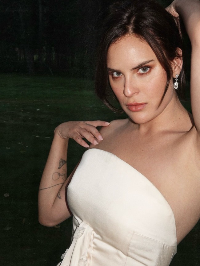 Putri Demi Moore dan Bruce Willis, Tallulah Willis resmi menikah dengan musisi Justin Acee pada 8 Agustus 2026. Pernikahan keduanya digelar outdoor di Sun Valley, Idaho, Amerika Serikat. Foto: Dok. Instagram buuski, Vogue, Heather Parry