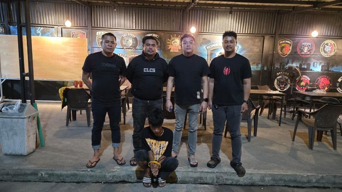 Polda Sulsel menangkap pelaku pencurian HP sopir ekspedisi di Jalan Poros Maros-Makassar.