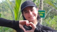 Prilly Latuconsina juga membuka donasi lewat kitabisa untuk warga terdampak Karhutla. Abis baca berita, ada Ojol yang meninggal diduga karena ISPA akibat asap karhutla di Palembang. Turut berduka cita sedalam-dalamnya yaa patah hati banget baca beritanya. Semoga bisa cepat ditangani dan kita semua pulih kembali, tulis Prilly di Threads miliknya. Foto: Instagram @prillylatuconsina96