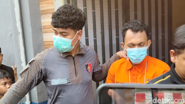 Rekonstruksi kasus Saepul mutilasi pria kenalan medsos di Depok, Selasa (11/8/2026).