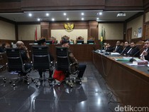 Tiga Terdakwa Korupsi Kuota Haji Didakwa Rugikan Negara Rp622 M