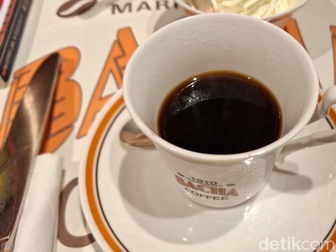 Coffee Shop Asal Maroko Sajikan Bebek Madura hingga Croissant Ketan Hitam