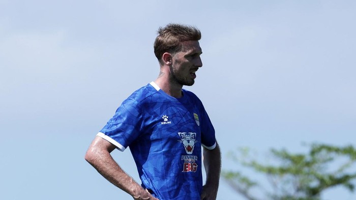 Bek Persib Danijel Loncar.