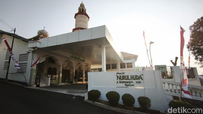 Djumari (76) meninggal dunia saat tadarus di Masjid Nurul Huda, Kecamatan Ngaliyan, Kota Semarang, Sabtu (8/8/2026).