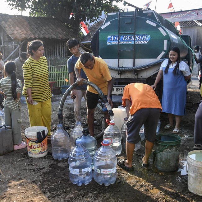 Dua Bulan Dilanda Kekeringan, Warga Tasikmalaya Patungan Beli Air Bersih