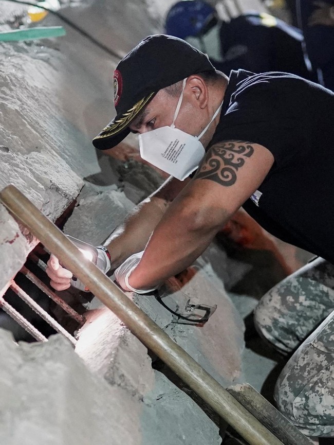 Gedung Diguncang Gempa, Tim SAR Berpacu Selamatkan Korban di Cali