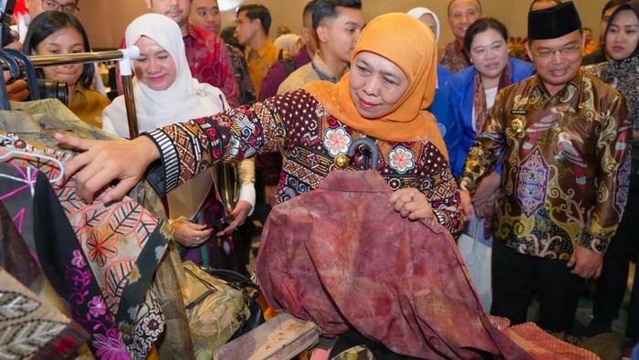 Gubernur Khofifah memimpin Misi Dagang dan Investasi dengan Kalimantan Barat