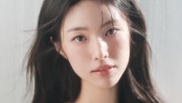Lagi Naik Daun, Ha Young Tuai Kontroversi Karena Kakeknya Diduga Pro Jepang