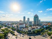 Surabaya Terasa Panas Hari Ini, Cek Prakiraan Cuaca!