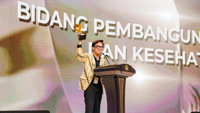 Ilustrasi penerima penghargaan DPD RI Awards