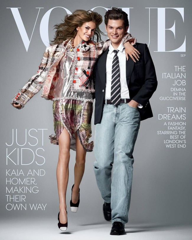 Kolaborasi unik di antara kedua anak mantan suami istri itu diabadikan dalam pemotretan terbaru Vogue. Kaia dan Homer baru-baru ini didapuk menghiasi sampul bulan September yang dikenal sebagai edisi khusus.Foto: Instagram @kaiagerber