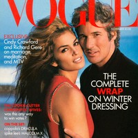 Kaia dan Homer yang bermain serial berlatar sekolah asrama elite karya Ryan Murphy ini kembali mengikuti jejak kedua orang tuanya yang pernah jadi sampul Majalah Vogue 34 tahun lalu.Foto: Instagram @voguemagazine
