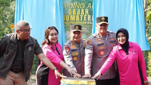 Kapolda Riau Irjen Herry Heryawan meresmikan Breeding Area di PLG Minas, tepat di Hari Gajah Sedunia, Rabu (12/8/2026).