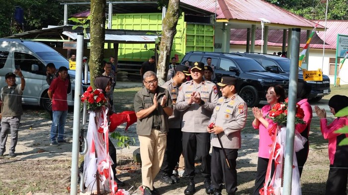 Kapolda Riau Irjen Pol Herry Heryawan meresmikan Breeding Area di PLG Minas menyambut Hari Gajah Sedunia, Rabu (12/8/2026).