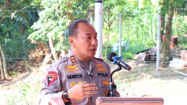 Kapolda Riau Irjen Pol Herry Heryawan meresmikan Breeding Area di PLG Minas menyambut Hari Gajah Sedunia Kapolda Riau Irjen Pol Herry Heryawan meresmikan Breeding Area di PLG Minas menyambut Hari Gajah Sedunia, Rabu (12/8/2026).