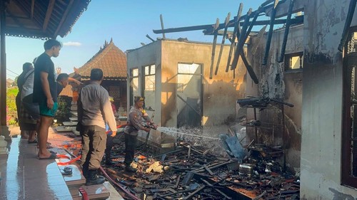 Kebakaran hanguskan dapur dan gudang milik warga Banjar Gubug Belodan, Desa Gubug, Kecamatan, Kabupaten Tabanan, Rabu (12/8/2026) sore. Dok. Humas Polres Tabanan
