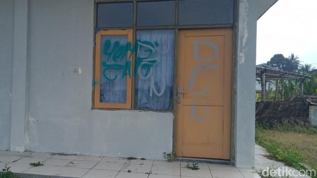 Kondisi barak pengungsi Koripan di Ngemplak, Sleman Kondisi barak pengungsi Koripan di Ngemplak, Sleman, Rabu (12/8/2026).