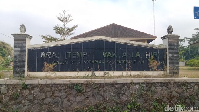Kondisi barak pengungsi Koripan di Ngemplak, Sleman, Rabu (12/8/2026).