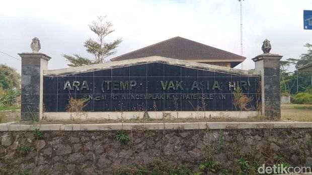 Kondisi barak pengungsi Koripan di Ngemplak, Sleman, Rabu (12/8/2026).