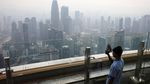 Langit Kuala Lumpur Diselimuti Kabut Asap dari Kalimantan