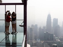 Malaysia Mulai Diselimuti Kabut Asap Kiriman dari Kebakaran Hutan RI