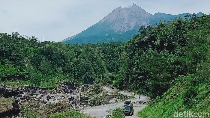 Alur Sungai Woro di Kecamatan Kemalang, Klaten berhulu di Gunung Merapi.