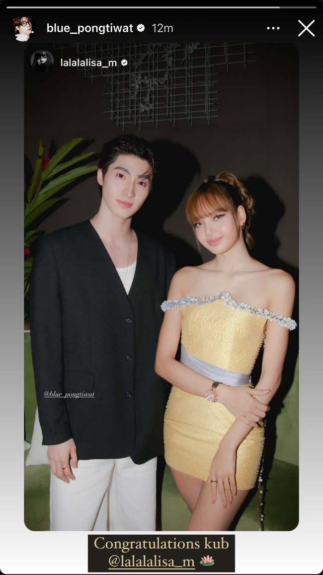 Terbaru Lisa BLACKPINK dan keluarganya dirumorkan merayakan ulang tahun ibu Blue Pongtiwat di Bangkok pada awal Agustus 2026. Hingga kini, perwakilan Lisa belum angkat bicara perihal rumor pacarannya dengan Blue yang beredar di jagat maya. Foto: Instagram