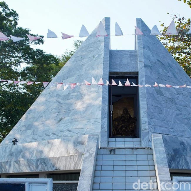 Menelusuri Jejak Sejarah di Monumen Rawa Gede